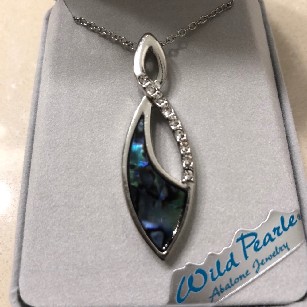 Wild Pearle Earring & Necklace Set 💎